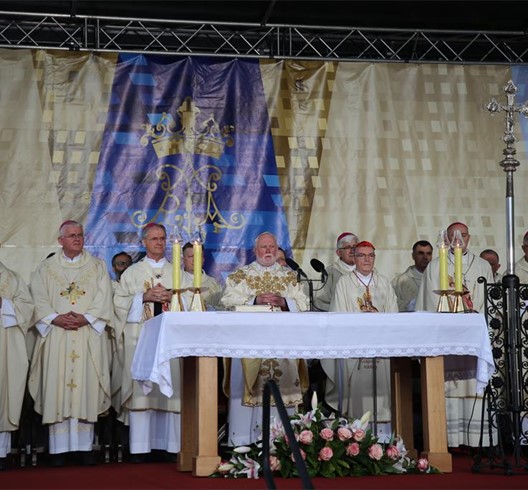 Mons. Gallagher predvodio euharistijsko slavlje svetkovine Majke Božje od Kamenitih vrata